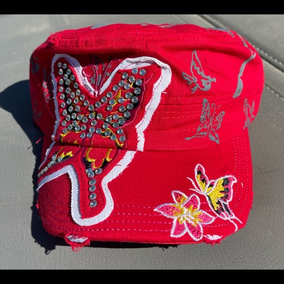 Womens red hat - Picture 1 of 1